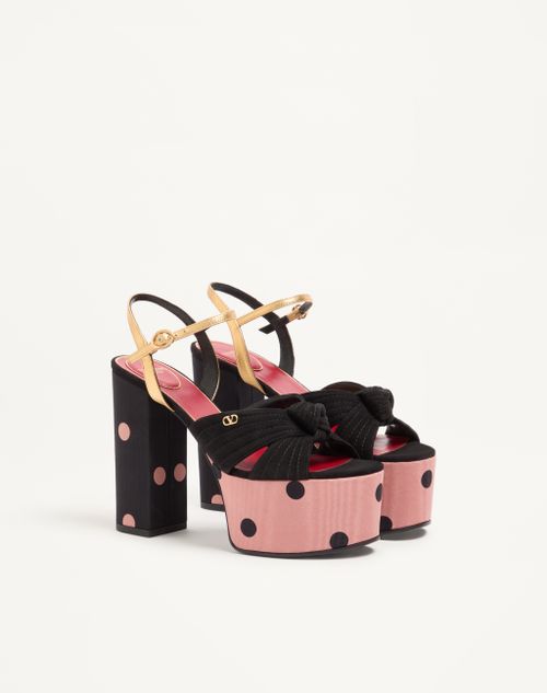 Valentino Garavani - Sandalo Con Plateau Crasher In Tessuto Moiré Con Stampa Plus De Pois 125mm - Nero/rosa - Donna - Sandali