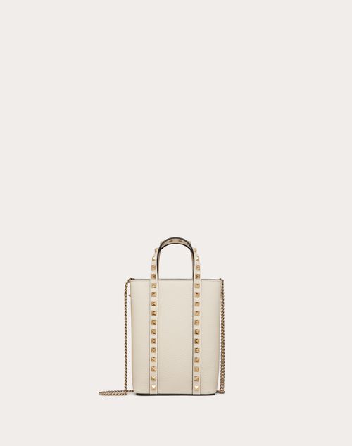 Valentino Garavani - Rockstud Grainy Calfskin Leather Pouch With Chain - Light Ivory - Woman - Clutches