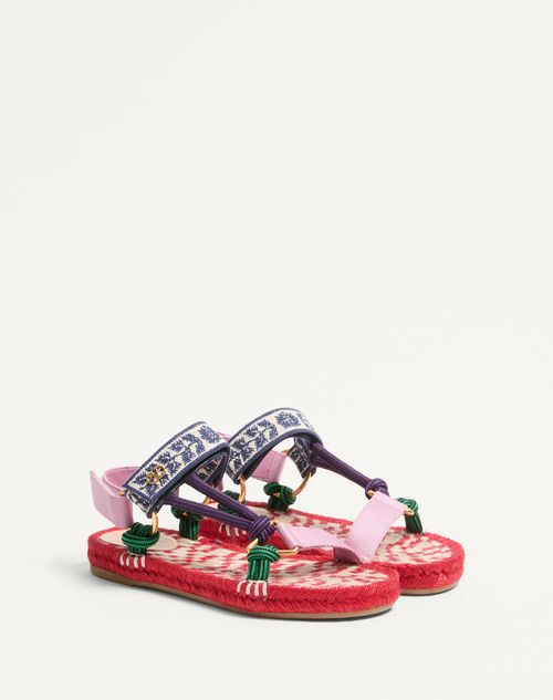  - Multicolor