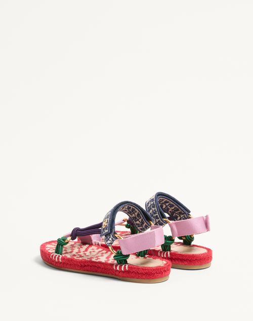  - Multicolor