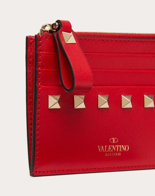 Eksperiment at retfærdiggøre Mursten Rockstud Calfskin Cardholder With Zipper for Woman in Rouge Pur | Valentino  US