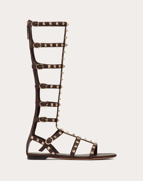 Valentino Garavani - Rockstud Flat Calfskin Sandal - Fondant - Woman - Shoes