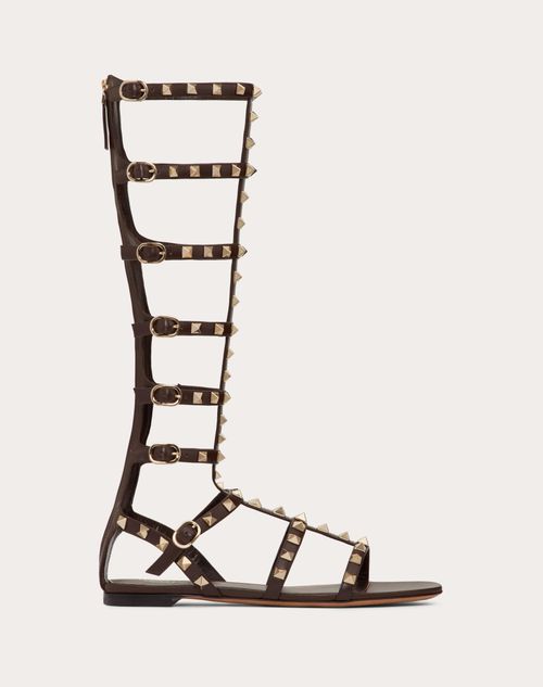 Valentino Garavani - Rockstud Flat Calfskin Sandal - Fondant - Woman - Flat Sandals