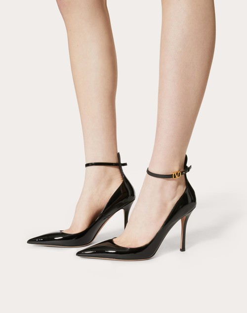 Tan-Go 60 patent leather pumps