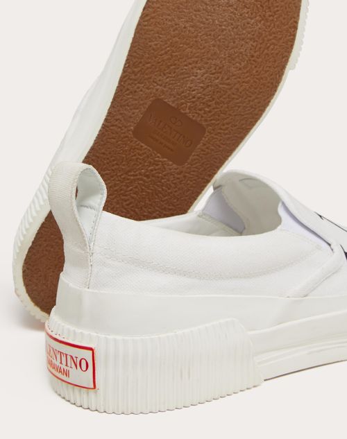  - White/ Black