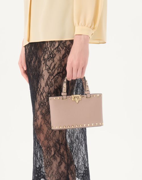Valentino Garavani - Rockstud Mini Shopping Bag In Grainy Calfskin - Poudre - Woman - Totes