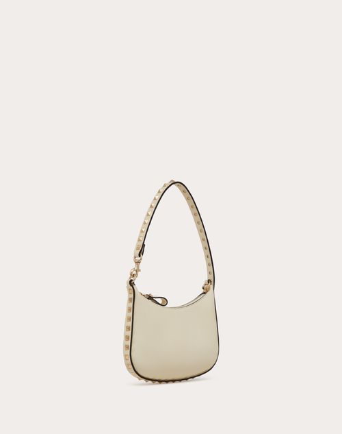 Valentino Garavani - Mini Rockstud Hobo-bag Aus Genarbtem Kalbsleder - Elfenbein - Frau - Damen Sale-taschen & Accessoires