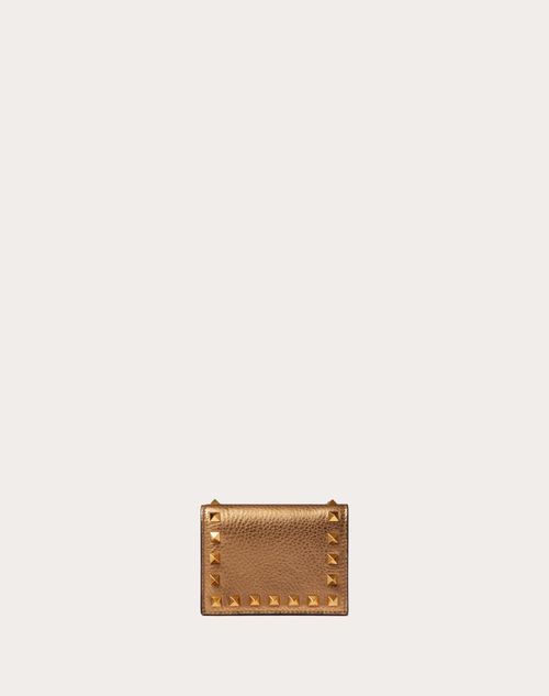 Valentino Garavani - Small Rockstud Metallic Grainy Calfskin Wallet - Antique Brass Dark - Woman - Wallets & Cardcases - Accessories