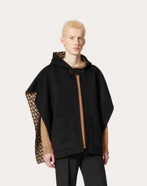 Reversible Doublefaced Wool Cape With Hood And Toile Iconographe