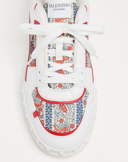  - White/multicolor/coral
