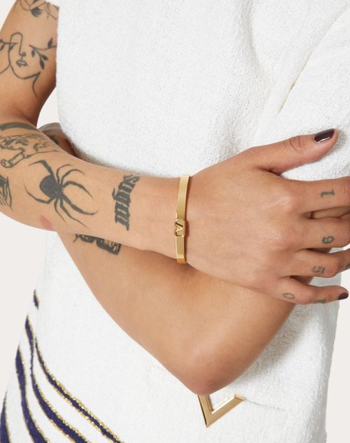 V Logo Mini Bangle in Gold - Valentino