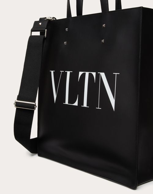 Vltn レザー トート for メンズ インチ ブラック/ホワイト | Valentino JP