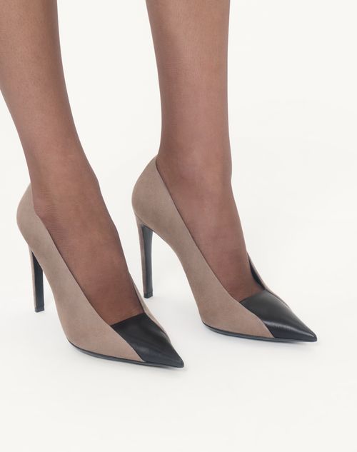 Valentino Garavani - Décolleté Révélé In Camoscio 105mm - Grigio/nero - Donna - Décolleté E Slingbacks