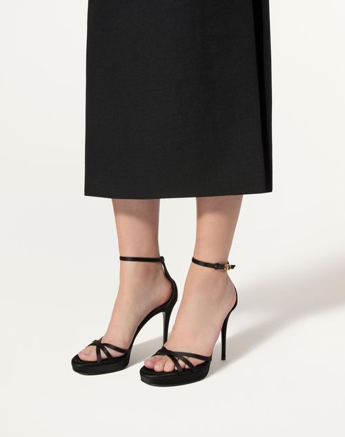 ■VALENTINO GARAVANI■Eveninglam 115 装飾サテンサンダル Valentino Garavani Eveninglam Satin Platform Sandal 120mm