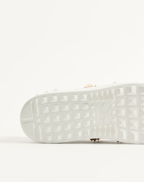 Valentino Garavani - Rockstud Untitled Sneaker In Calfskin With Split Leather Band - White/havana Beige - Woman - Trainers