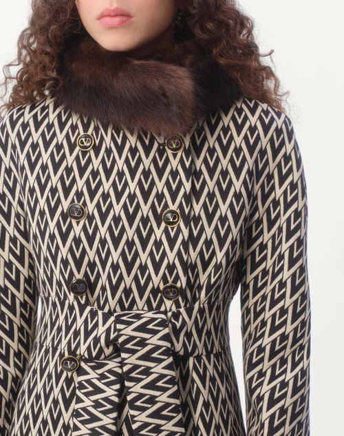 Toute La V Jacquard Coat for Woman in Black/cream | Valentino US