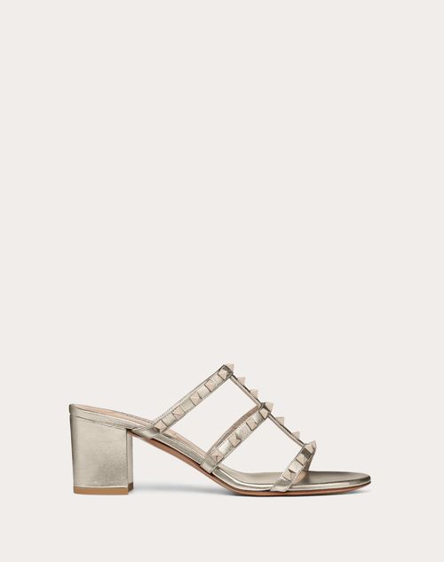 Valentino Garavani - Sandalias De Pala Rockstud De Piel De Becerro Metalizada Con Tacón De 60 Mm - Skin - Mujer - Rockstud Sandals - Shoes