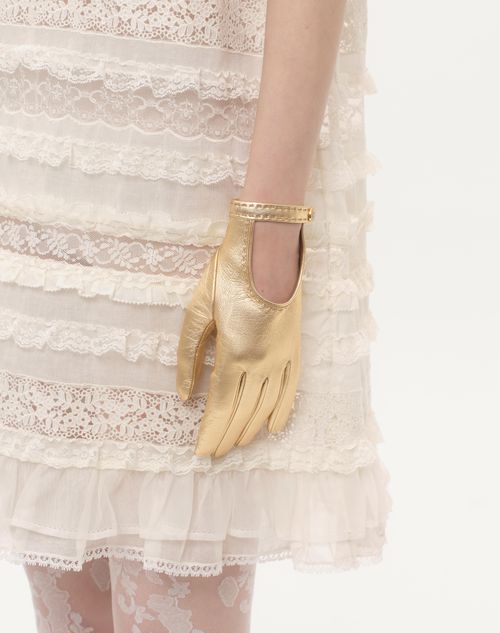 Valentino Garavani - Vlogo Signature Laminated Nappa Gloves - Gold - Woman - Hats And Gloves