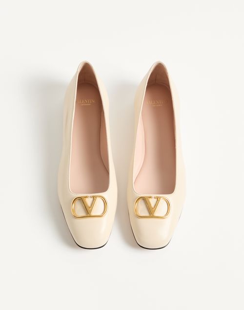 Valentino Garavani - Vlogo Signature Ballerina In Nappa - Butter - Woman - Ballerinas