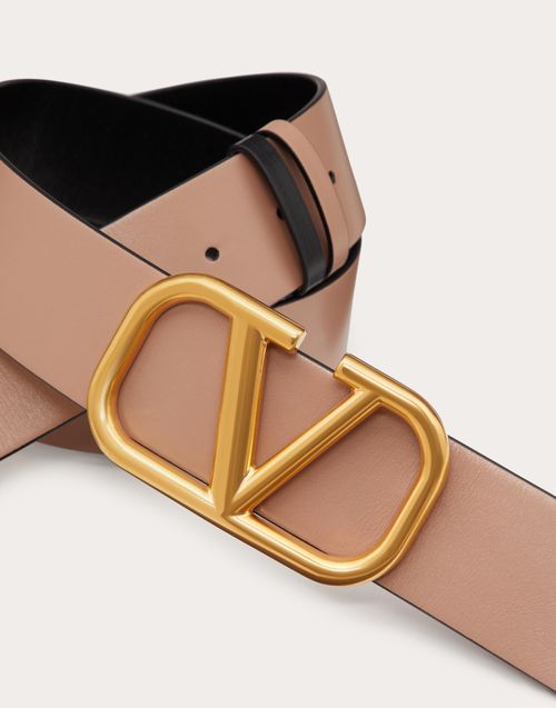 Valentino Garavani - Vロゴ シグネチャー シャイニーカーフスキン リバーシブルベルト 40mm - ブラウン - ウィメンズ - Belts - Accessories