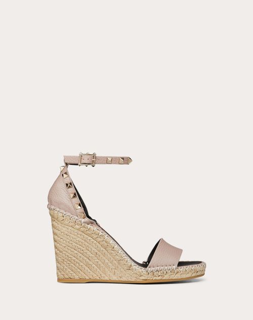 Valentino Garavani - Double Rockstud Grainy Calfskin Wedge Sandal 95 Mm - Poudre - Woman - Espadrilles - Shoes