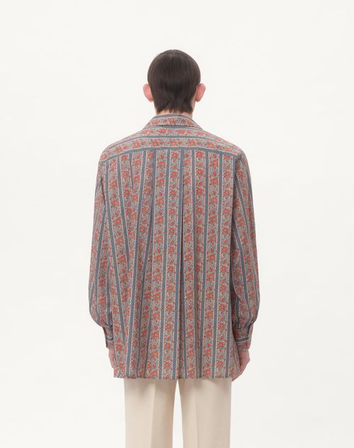  - Beige/blue/red