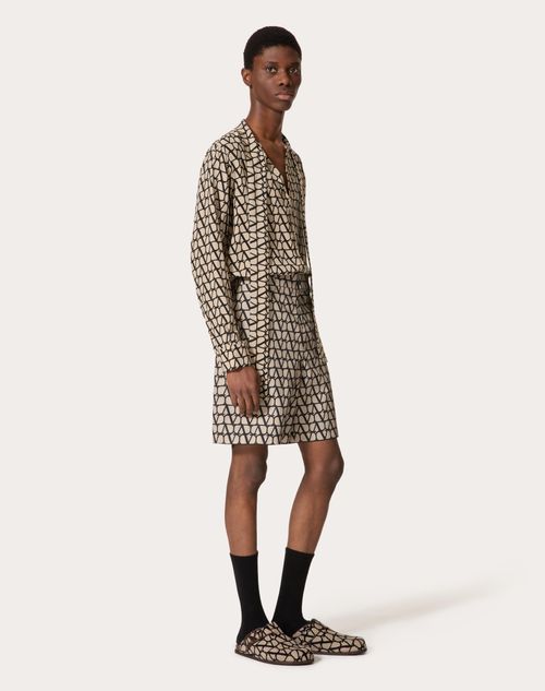 Valentino - Nylon Bermuda Shorts With Toile Iconographe Print - Beige/black - Man - Shelf - Mrtw Formalwear