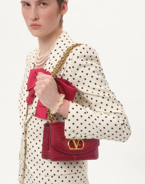 Valentino Garavani - VALENTINO GARAVANI VAIN SMALL SHOULDER BAG IN CROCODILE LEATHER - Red - Woman - Shoulder Bags