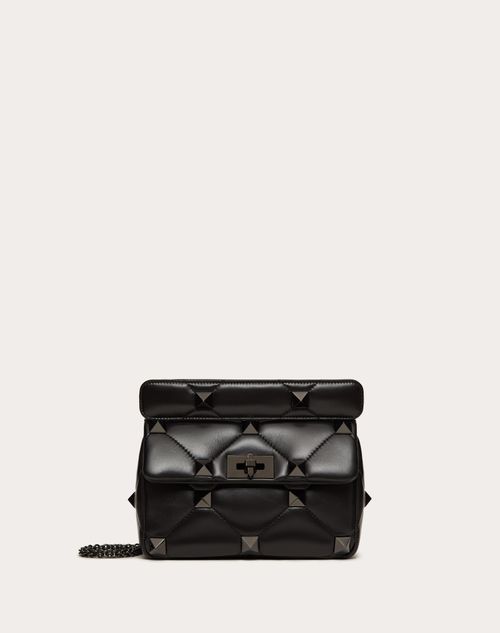 Smitsom portugisisk udføre Medium Roman Stud The Shoulder Bag In Nappa With Chain And Tone-on-tone  Studs for Woman in Black | Valentino ME