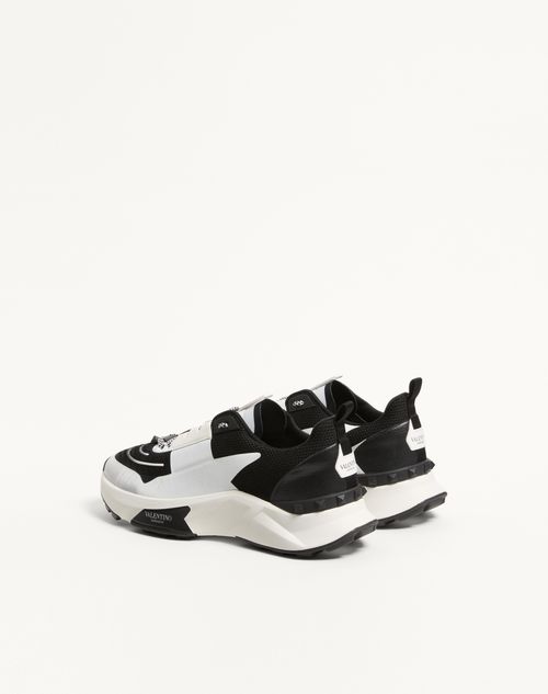 Valentino Garavani - True Act Low Top Sneaker In Mesh And Rubberized Fabric - Black/white - Man - Sneakers