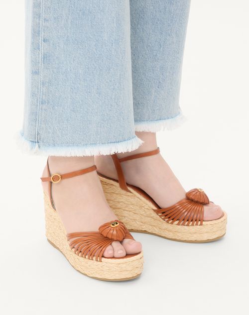 Valentino Garavani - Royal Wedge Sandal In Kidskin 100mm - Roasted Pecan - Woman - Espadrilles And Wedges