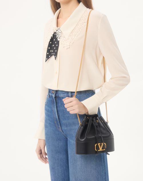 Valentino Garavani - Mini Bucket Bag In Nappa With Vlogo Signature Chain - Black - Woman - Valentino Garavani Vlogo Signature