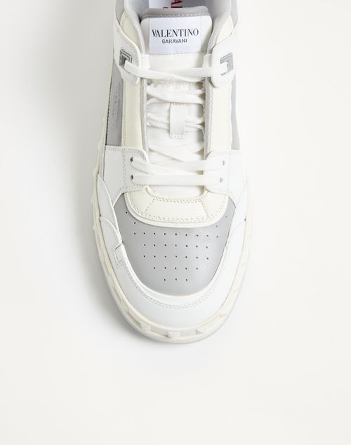  - White/pastel Gray