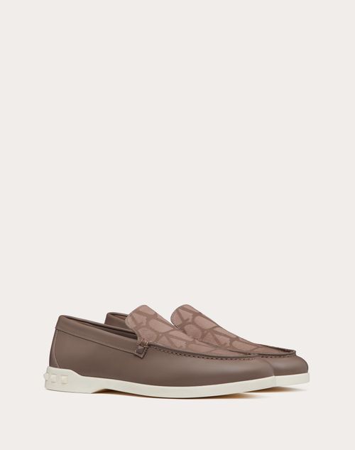 Valentino Garavani - Leisure Flows Slip-on In Calfskin And Toile Iconographe Technical Fabric - Clay - Man - Shelf - M Shoes - Anywhere-leisure Flows