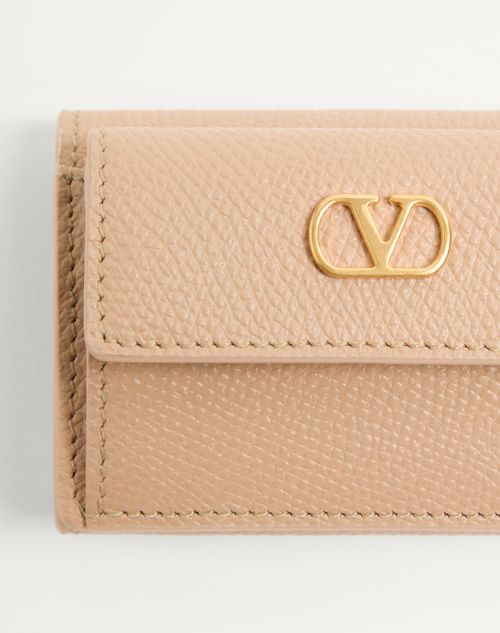 Valentino Garavani - Vロゴ シグネチャー グレインカーフスキン ミニ 三つ折りウォレット - ローズサンド - ウィメンズ - 