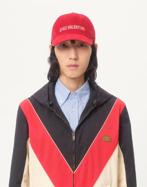 Vロゴパッチ ナイロン フード付きウインドブレーカー for メンズ Vロゴパッチ ナイロン フード付きウインドブレーカー for メンズ