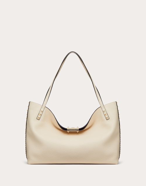 Valentino Garavani - Medium Rockstud Grainy Calfskin Bag With Contrasting Lining - Light Ivory/ruby - Woman - Totes