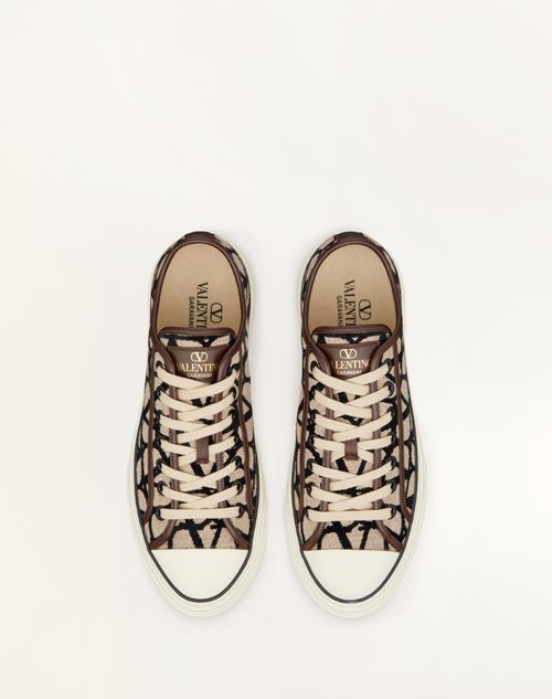  - Multicolor