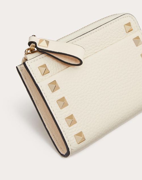 Valentino Garavani - Rockstud Card Holder In Grainy Calfskin With Key Chain - Light Ivory - Woman - Wallets And Small Leather Goods