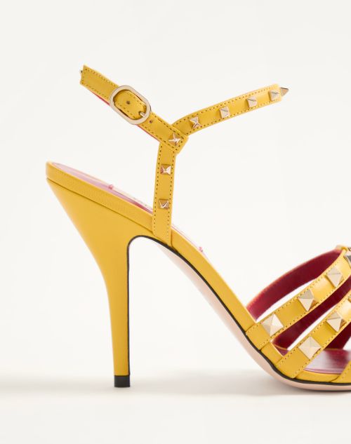Valentino Garavani - Rockstud Kidskin Sandal 100mm - Yellow - Woman - Sandals