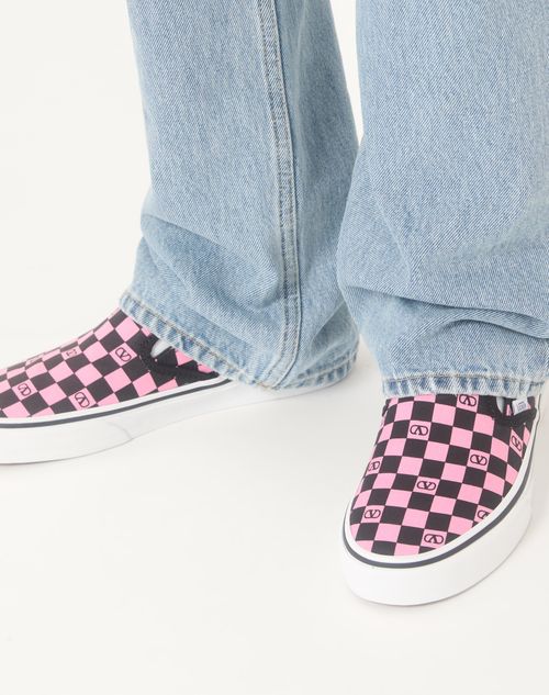 Valentino Garavani - Valentino Garavani And Vans Slip-on Sneaker In Fabric With Vlogo Checkerboard Print - Pink Orchid/black - Woman - Sneakers