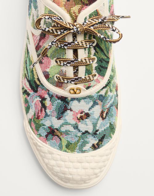  - Multicolor