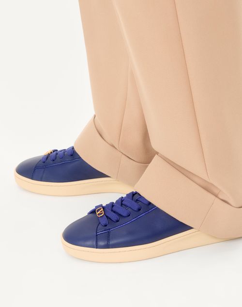 Valentino Garavani - Royco Sneaker In Nappa Calfskin - Indigo - Man - Sneakers