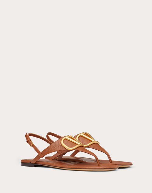 Valentino Garavani - Vlogo Signature Flat Thong Sandal In Grainy Calfskin - Saddle Brown - Woman - Shoes