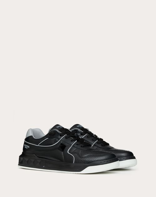 Valentino Garavani - Sneakers Bajas One Stud De Napa - Negro/gris - Hombre - Calzado
