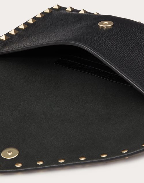 Valentino Garavani - Rockstud Grainy Calfskin Pouch - Black - Woman - Clutches
