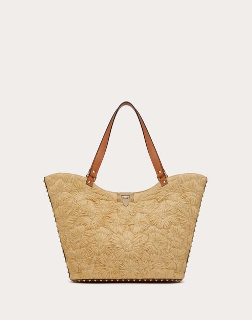 Valentino Garavani - Bolso De Compras Rockstud De Rafia Tejida - Natural/almendra - Mujer - Shelf - W Bags - Summer Bags