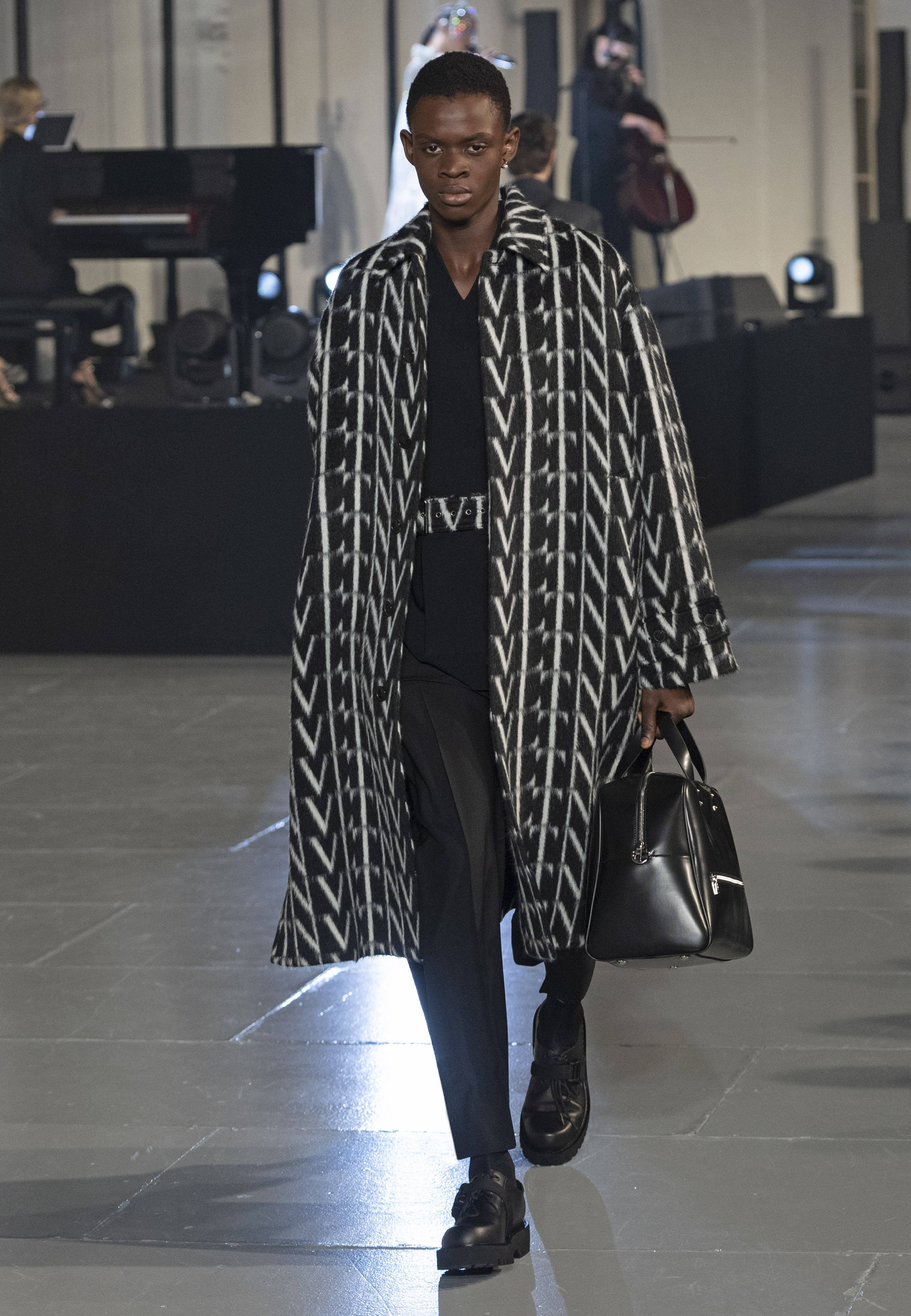 Valentino - Fall/Winter 2020-21 Men's Collection - Look 22