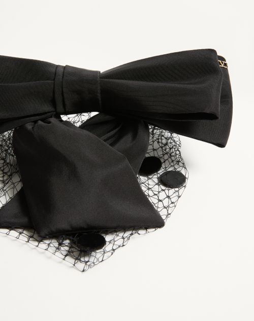 Valentino Garavani - VLOGO SIGNATURE HEADBAND WITH BOW AND VEIL IN SILK AND VELVET - Black - Woman - Hair Accessories