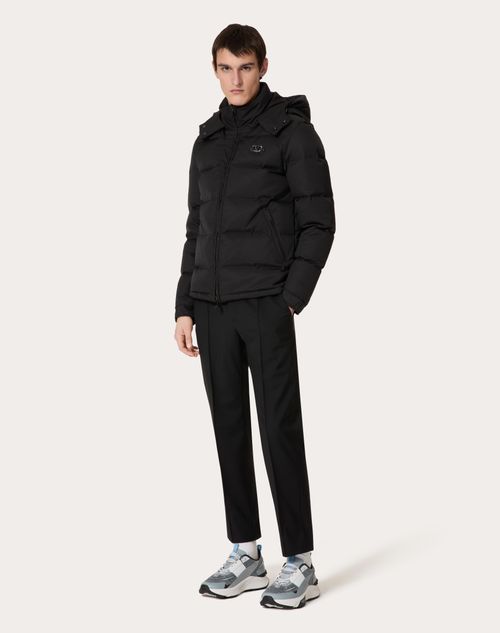 Valentino - Doudoune À Capuche En Nylon Avec Écusson En Cuir Et Vlogo Signature - Noir - Homme - Blousons Et Doudounes